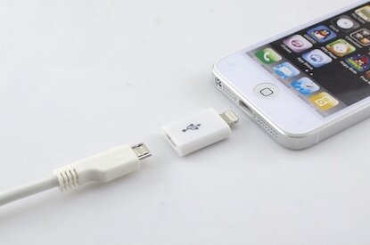 zac-chuyen-doi-day-sac-micro-usb-cho-iphone